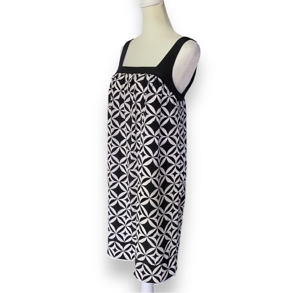 WHBM Black and White Silk Mod Geometric Print Mini Shift Dress Size 2 - Picture 3 of 11